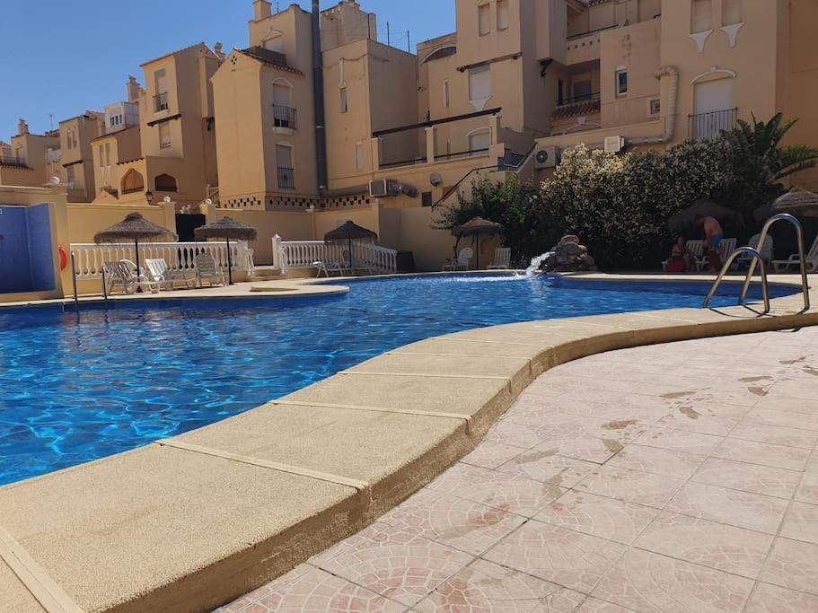 Atico En La Playa Apartment Roquetas de Mar Luaran gambar